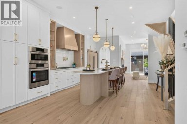 2421 32 Street SW Calgary Alberta photo 9
