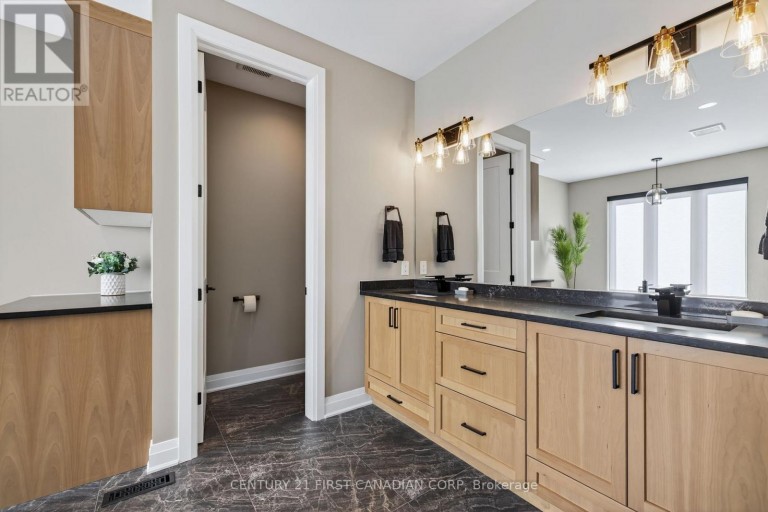 1704 UPPER WEST AVENUE, London South (South B), Ontario, N6K0K6