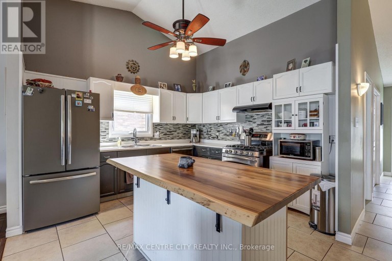 12 SECOND AVENUE, St. Thomas, Ontario, N5R6A2