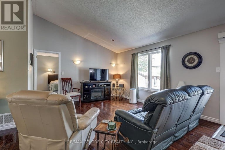 12 SECOND AVENUE, St. Thomas, Ontario, N5R6A2