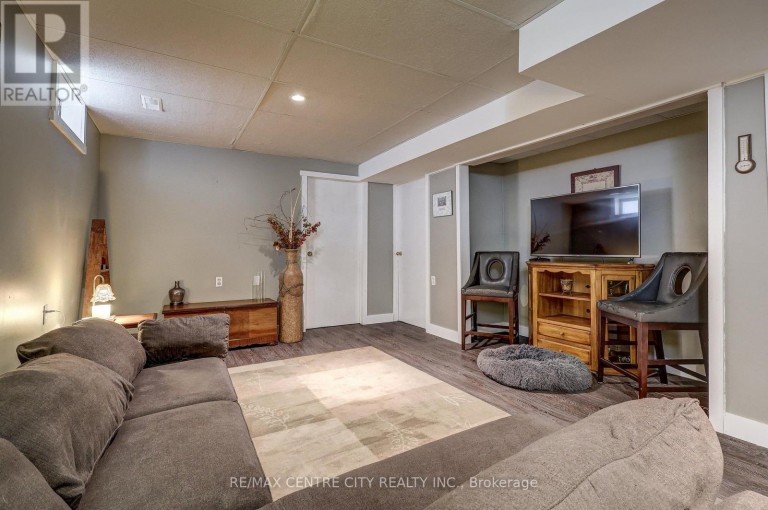 12 SECOND AVENUE, St. Thomas, Ontario, N5R6A2