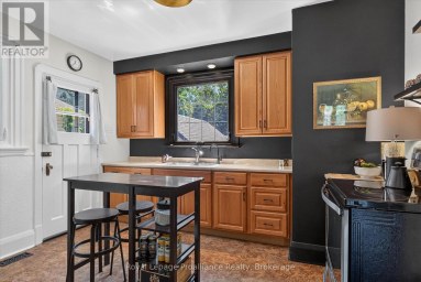 71 LANSDOWNE STREET W Peterborough (Otonabee Ward 1) Ontario photo 11