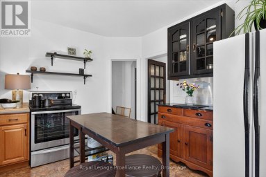 71 LANSDOWNE STREET W Peterborough (Otonabee Ward 1) Ontario photo 14