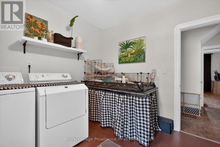 71 LANSDOWNE STREET W, Peterborough (Otonabee Ward 1), Ontario, K9J1Y2