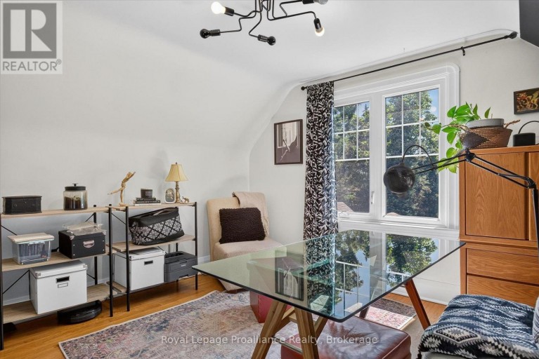 71 LANSDOWNE STREET W, Peterborough (Otonabee Ward 1), Ontario, K9J1Y2