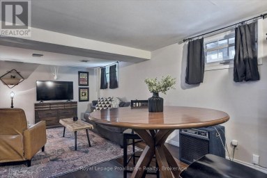 71 LANSDOWNE STREET W Peterborough (Otonabee Ward 1) Ontario photo 29