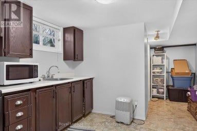 71 LANSDOWNE STREET W Peterborough (Otonabee Ward 1) Ontario photo 39