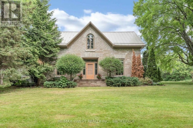 4247 HENDERSON ROAD, Frontenac (frontenac South), Ontario, K0H1V0 (ID X13693366)