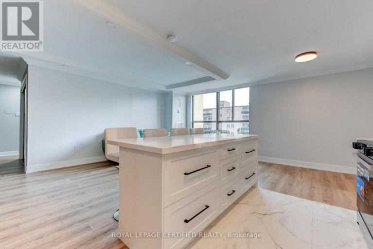301 - 3170 KIRWIN AVENUE, Mississauga (Cooksville), Ontario, L5A3R1