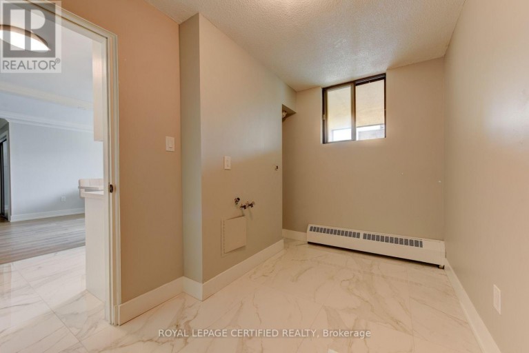 301 - 3170 KIRWIN AVENUE, Mississauga (Cooksville), Ontario, L5A3R1