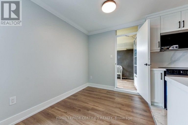 301 - 3170 KIRWIN AVENUE, Mississauga (Cooksville), Ontario, L5A3R1