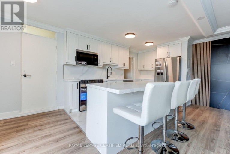 301 - 3170 KIRWIN AVENUE, Mississauga (Cooksville), Ontario, L5A3R1