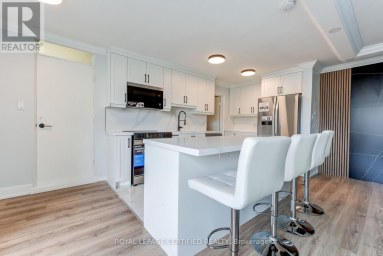 301 - 3170 KIRWIN AVENUE Mississauga (Cooksville) Ontario photo 7