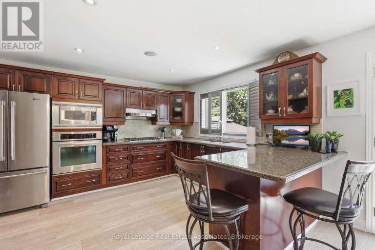 2580 HOMELANDS DRIVE, Mississauga (Sheridan), Ontario, L5K1H6