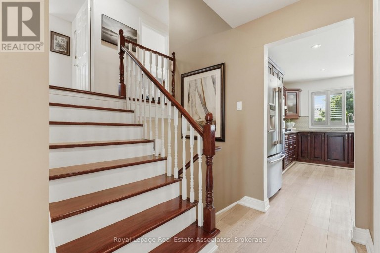 2580 HOMELANDS DRIVE, Mississauga (Sheridan), Ontario, L5K1H6