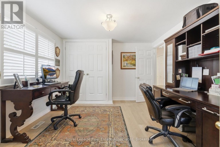 2580 HOMELANDS DRIVE, Mississauga (Sheridan), Ontario, L5K1H6