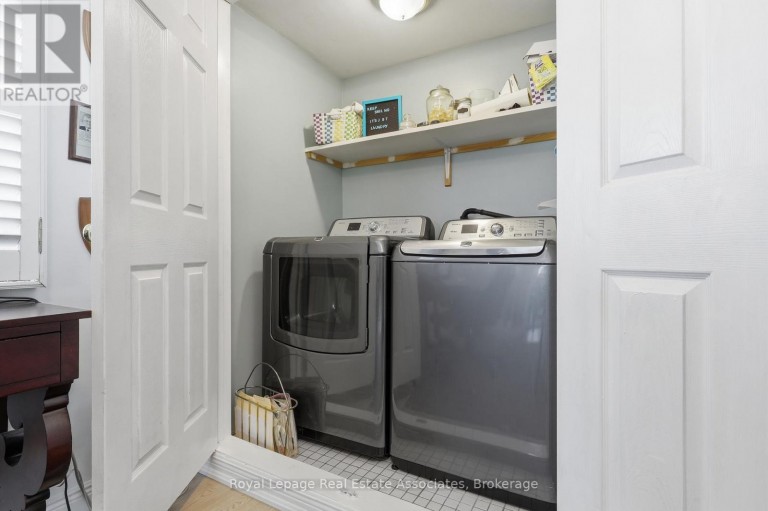 2580 HOMELANDS DRIVE, Mississauga (Sheridan), Ontario, L5K1H6