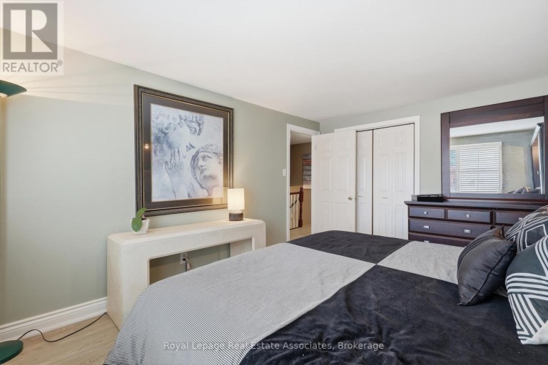 2580 HOMELANDS DRIVE, Mississauga (Sheridan), Ontario, L5K1H6
