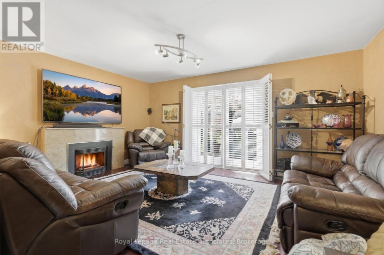 2580 HOMELANDS DRIVE, Mississauga (Sheridan), Ontario, L5K1H6
