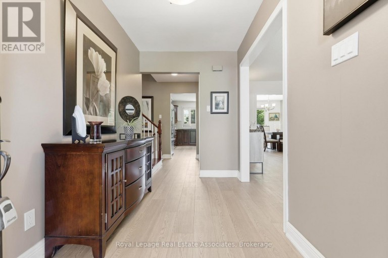 2580 HOMELANDS DRIVE, Mississauga (Sheridan), Ontario, L5K1H6