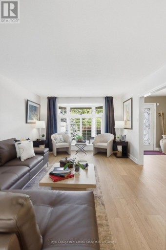 2580 HOMELANDS DRIVE, Mississauga (Sheridan), Ontario, L5K1H6