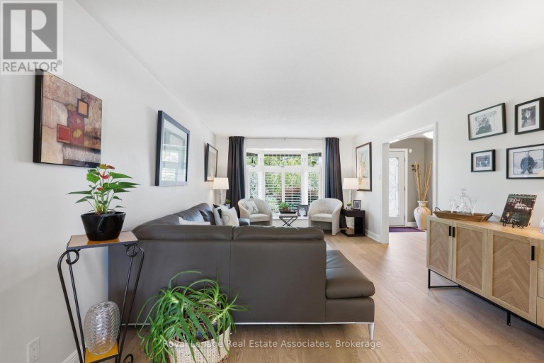 2580 HOMELANDS DRIVE, Mississauga (Sheridan), Ontario, L5K1H6