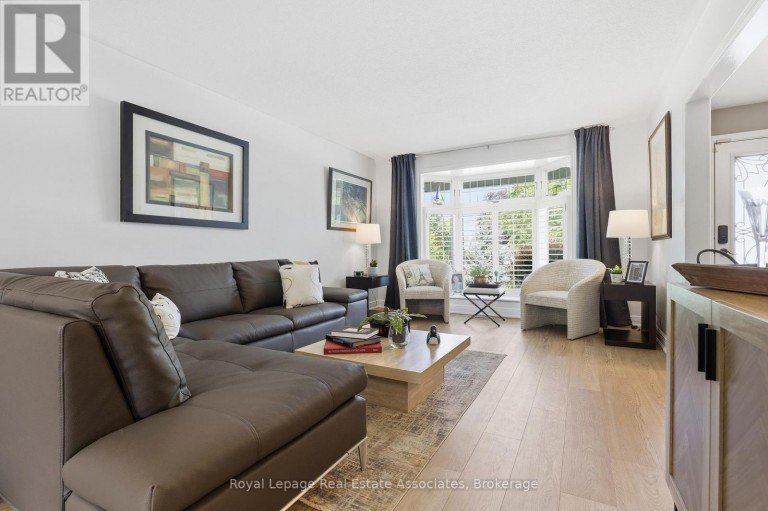 2580 HOMELANDS DRIVE, Mississauga (Sheridan), Ontario, L5K1H6
