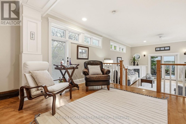 2116 CAROLINE STREET, Burlington (Brant), Ontario, L7R1L8