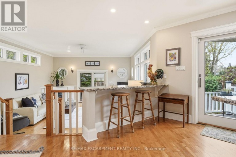 2116 CAROLINE STREET, Burlington (Brant), Ontario, L7R1L8