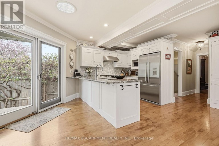 2116 CAROLINE STREET, Burlington (Brant), Ontario, L7R1L8