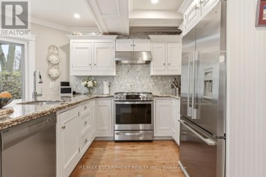 2116 CAROLINE STREET Burlington (Brant) Ontario photo 18