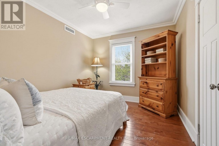 2116 CAROLINE STREET, Burlington (Brant), Ontario, L7R1L8