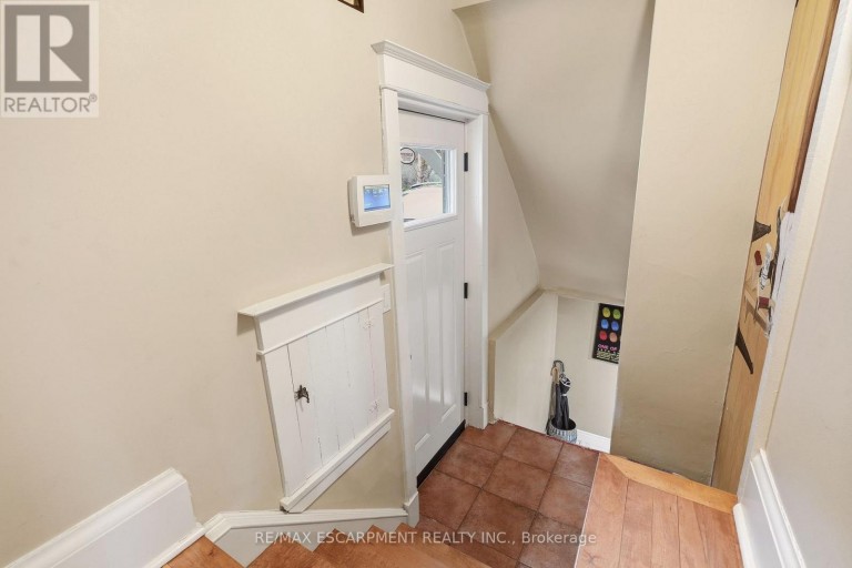2116 CAROLINE STREET, Burlington (Brant), Ontario, L7R1L8