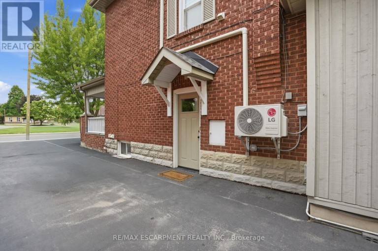 2116 CAROLINE STREET, Burlington (Brant), Ontario, L7R1L8
