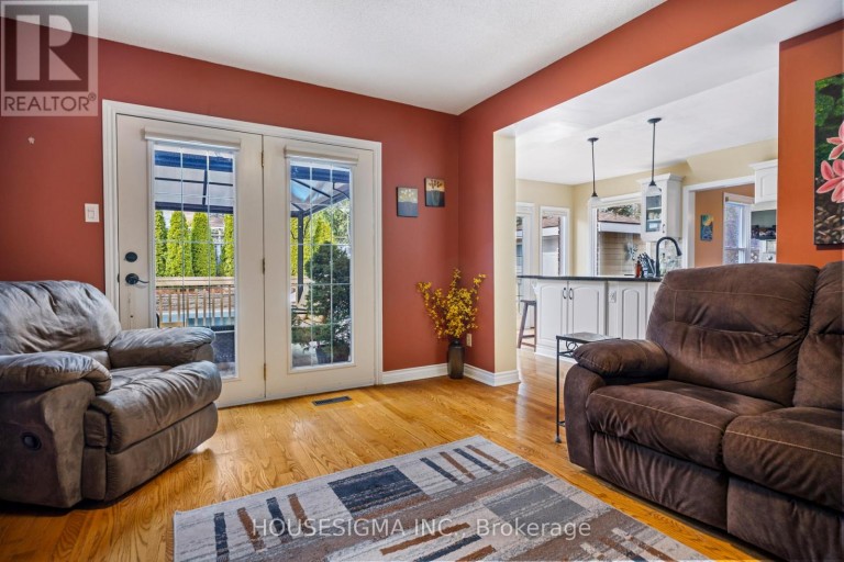 18 JENNIFER GARDENS, London North (North B), Ontario, N5X3K8