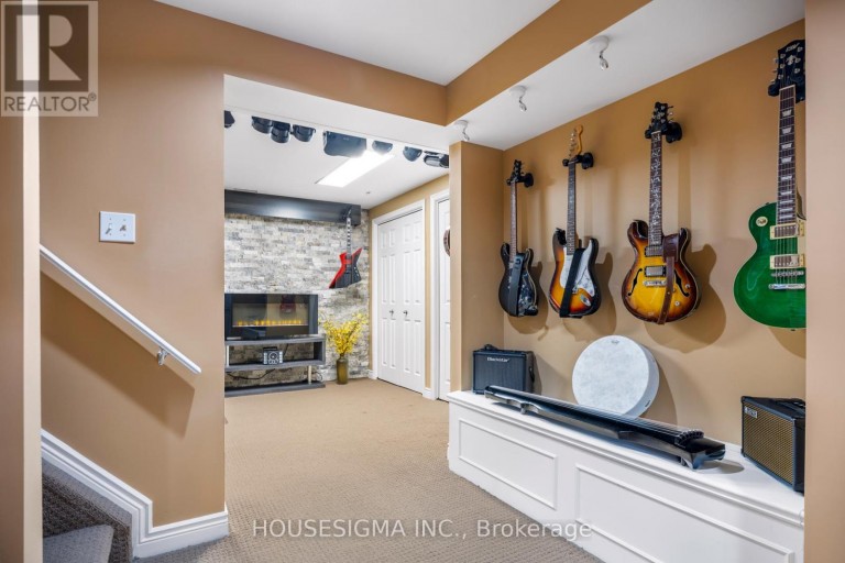 18 JENNIFER GARDENS, London North (North B), Ontario, N5X3K8