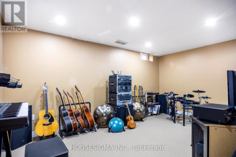 18 JENNIFER GARDENS, London North (North B), Ontario, N5X3K8