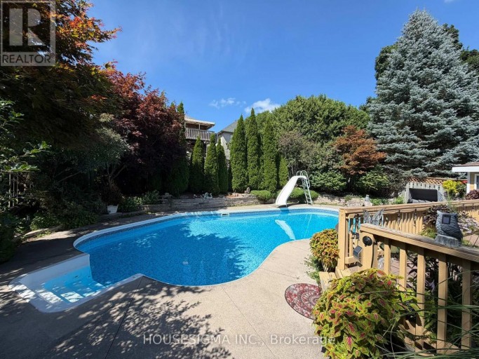 18 JENNIFER GARDENS, London North (North B), Ontario, N5X3K8