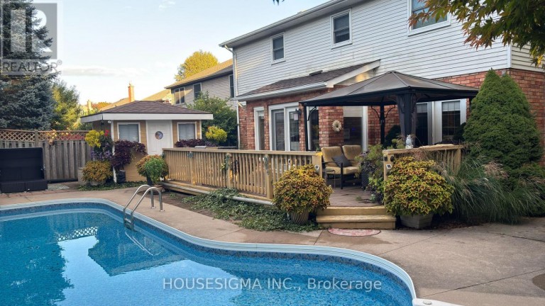 18 JENNIFER GARDENS, London North (North B), Ontario, N5X3K8