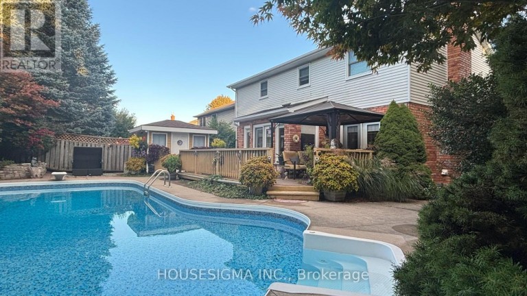 18 JENNIFER GARDENS, London North (North B), Ontario, N5X3K8