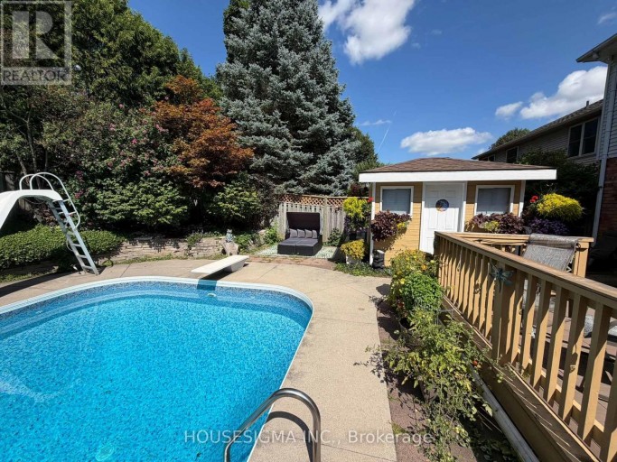 18 JENNIFER GARDENS, London North (North B), Ontario, N5X3K8