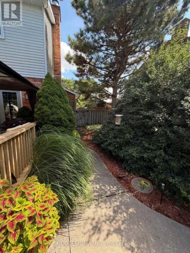 18 JENNIFER GARDENS, London North (North B), Ontario, N5X3K8