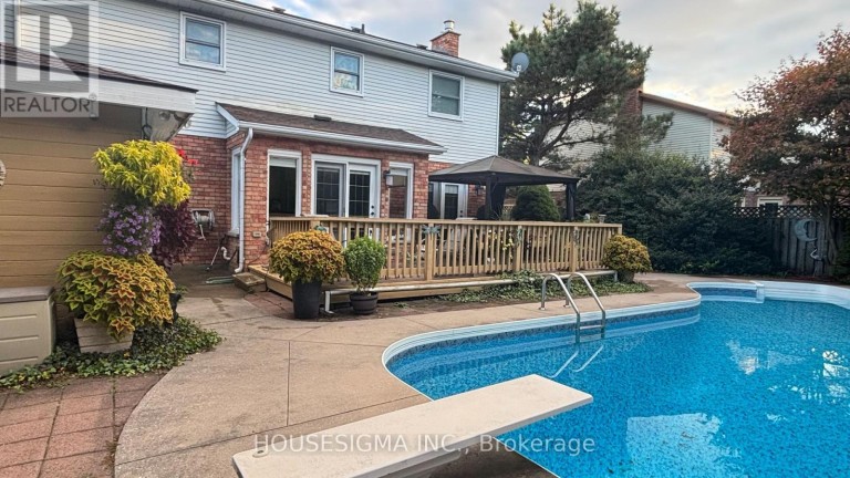 18 JENNIFER GARDENS, London North (North B), Ontario, N5X3K8