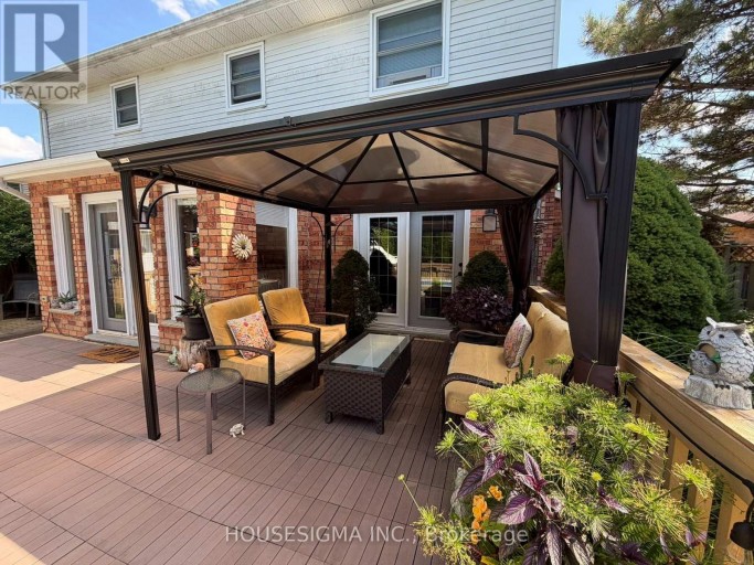 18 JENNIFER GARDENS, London North (North B), Ontario, N5X3K8