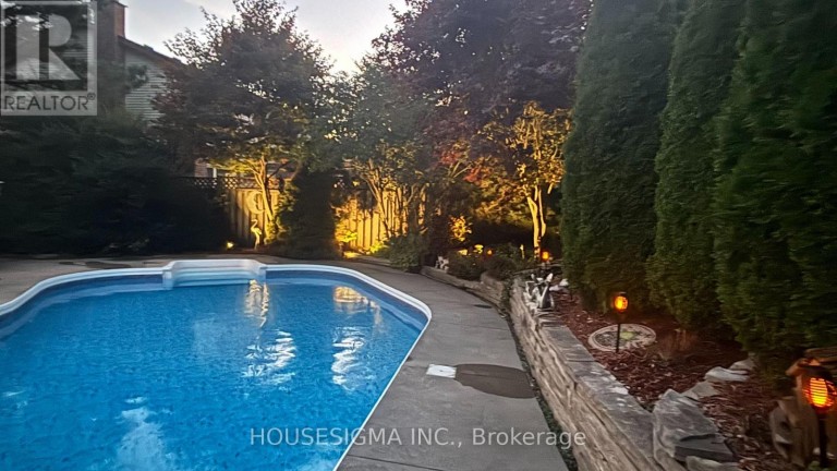 18 JENNIFER GARDENS, London North (North B), Ontario, N5X3K8