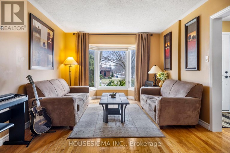 18 JENNIFER GARDENS, London North (North B), Ontario, N5X3K8