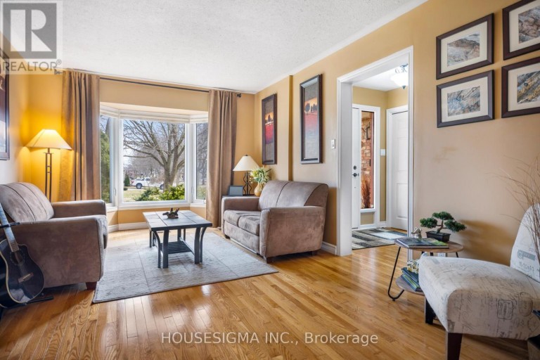 18 JENNIFER GARDENS, London North (North B), Ontario, N5X3K8