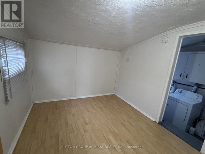 305 CROWLAND AVENUE, Welland (Lincoln/Crowland), Ontario, L3B1X5