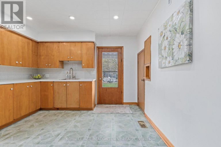 1442 MILL STREET, Caledon (Cheltenham), Ontario, L7C1S1