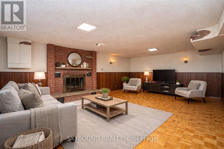 9 CARONPORT CRESCENT, Toronto (Parkwoods-Donalda), Ontario, M3A1G9